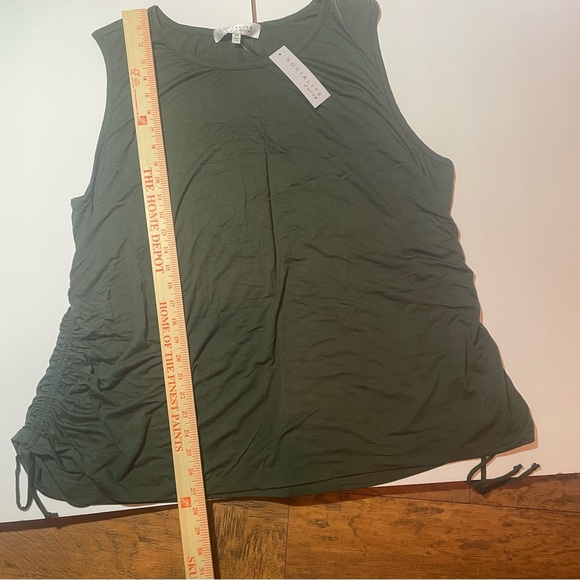Socialite Wmns plus size sleeveless shirt ruched sides long torso green size 4xl - Picture 2 of 8